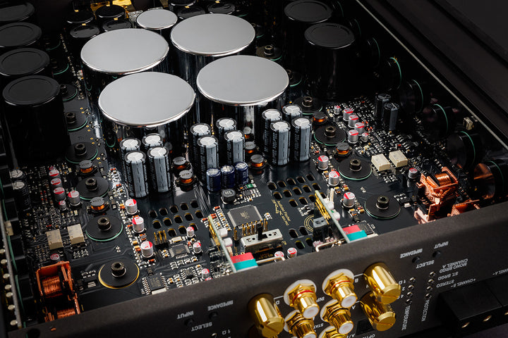 up close photo of the internals of a Brax MX4 amplifier
