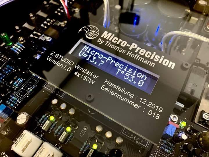close up of the display of the Micro Precision Z-Studio 4c four channel amplifier