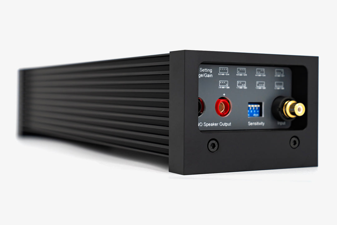 Micro Precision 7-Series Mono Amplifier input section close up