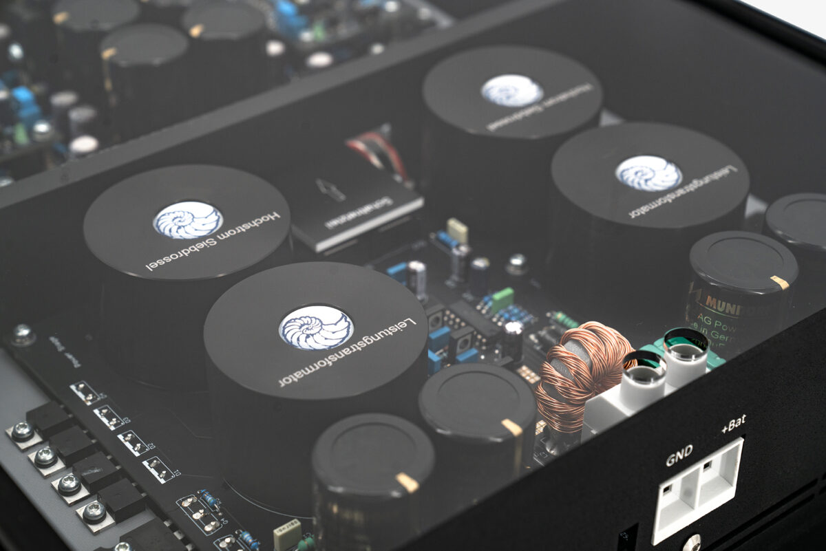 MIcro Precision Z Studio 4C 4-Channel Amplifier Power Input Section Close Up